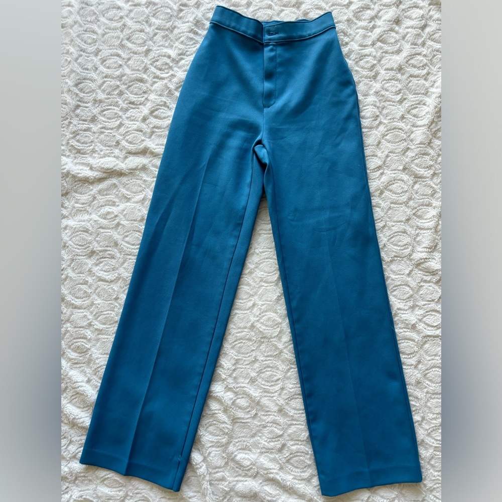 Vintage 70’s Levi - High Waisted Blue Flare w/ Pleat